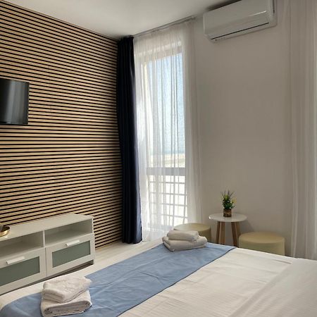 Beach Rooms Roberta Mamaia Eksteriør bilde