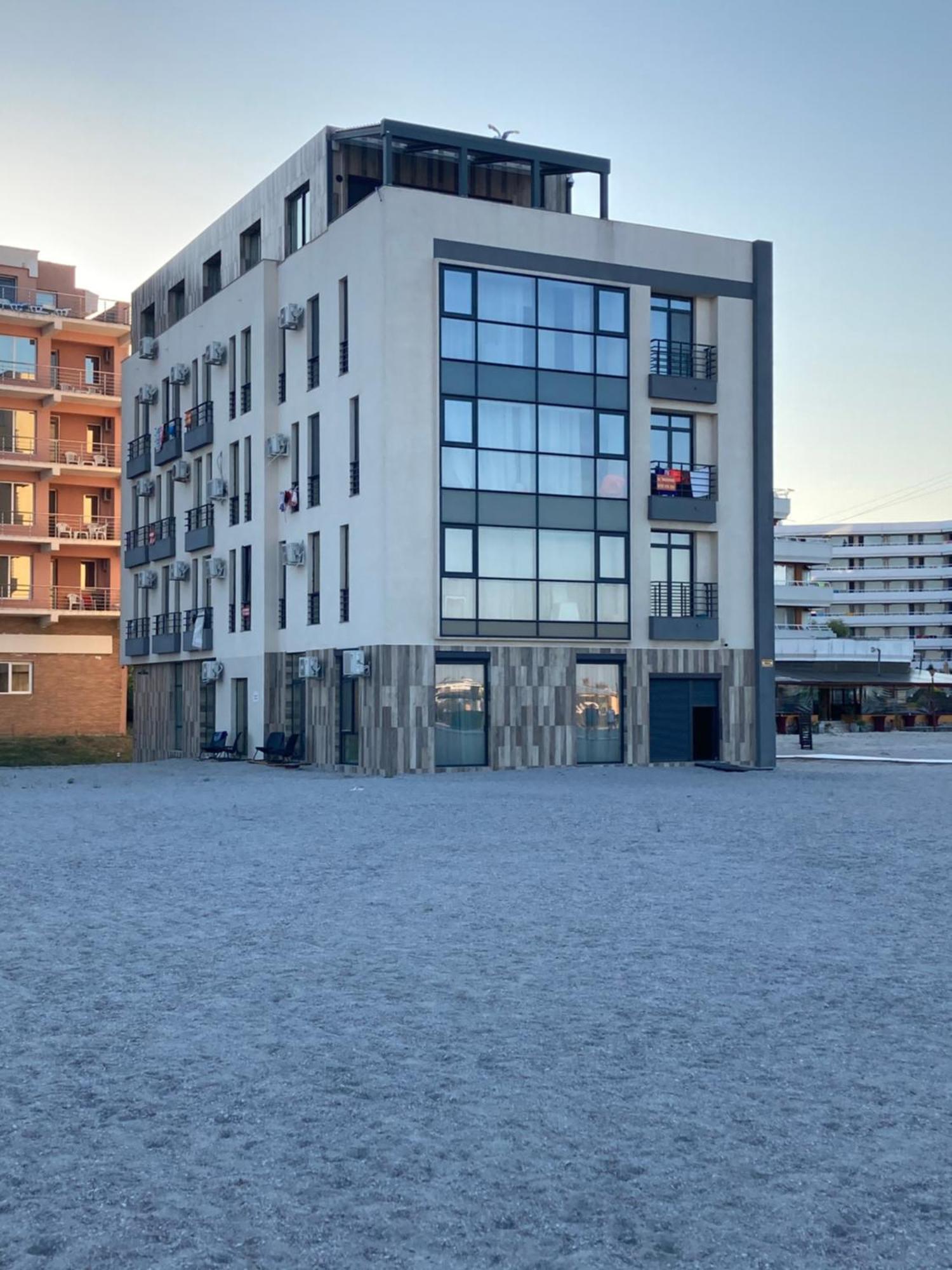 Beach Rooms Roberta Mamaia Eksteriør bilde