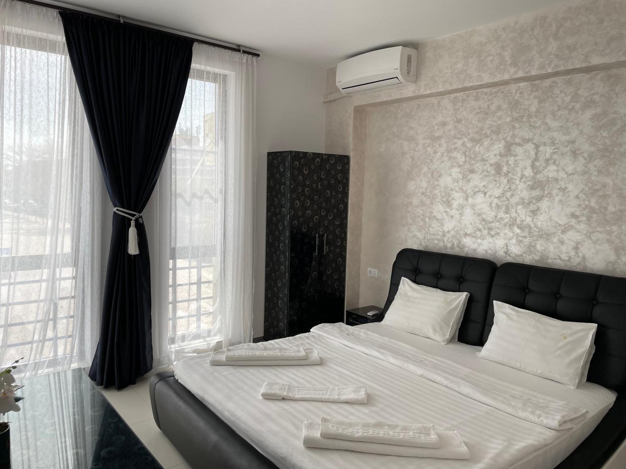 Beach Rooms Roberta Mamaia Eksteriør bilde